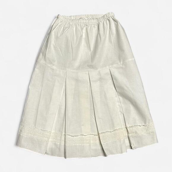 Gunne Sax Other - Size 8 girls Gunne Sax pleated white below the knee skirt lace details prairie